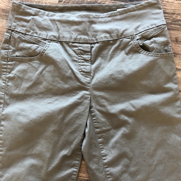 Reitmans Petites taupe capris - Picture 2 of 11